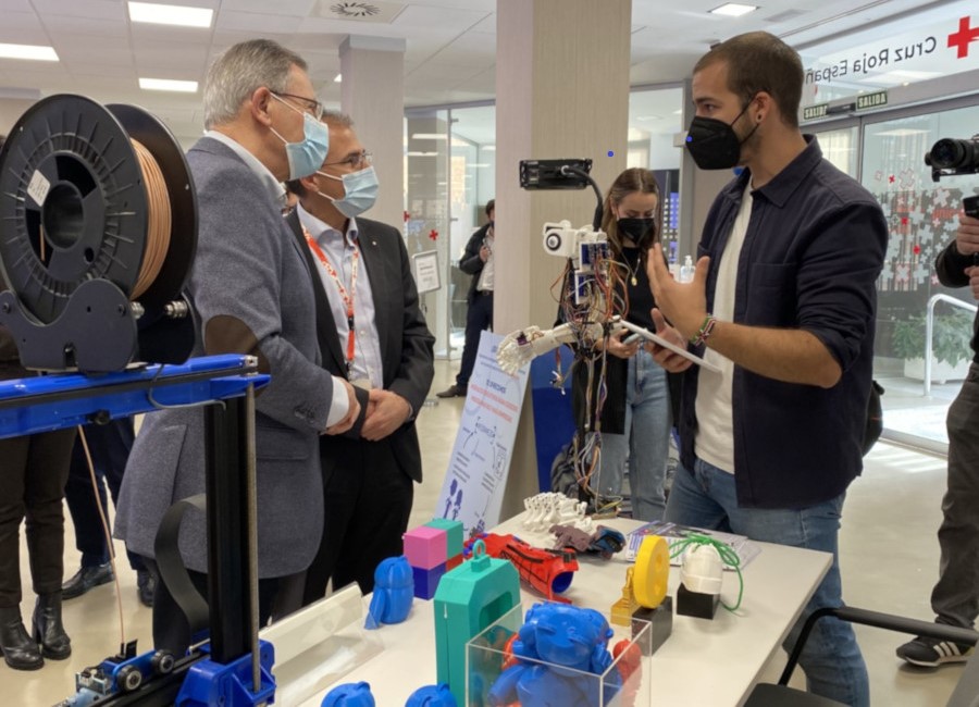 Una app para la prevención del suicidio, prótesis impresas en 3D y el mapa de los ODS, ganadores de los ‘Premios Tecnología Humanitaria’ de Cruz Roja