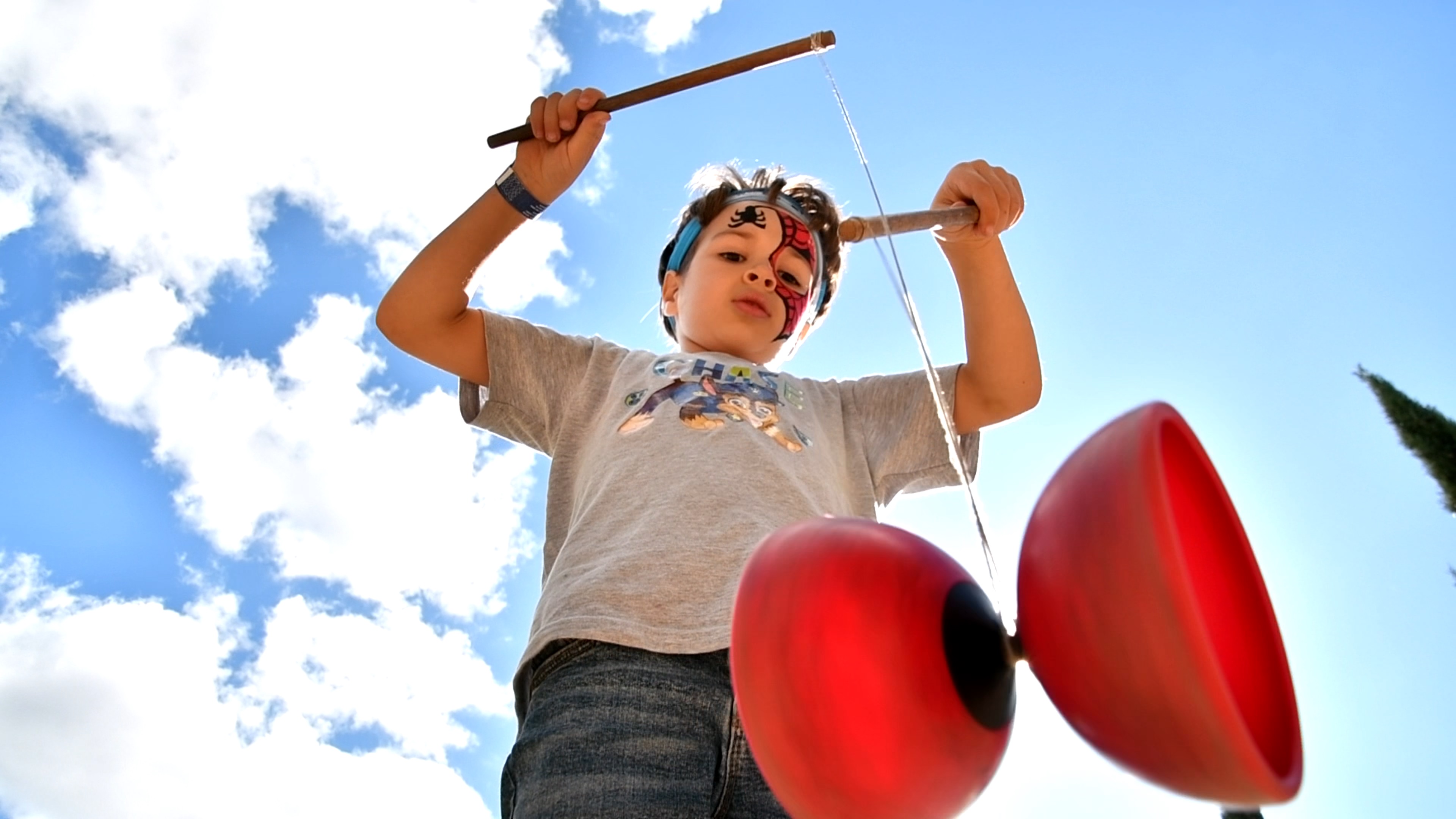 Creu Roja Joventut necessita 75.000 jocs i joguines per a la infància en risc d’exclusió social