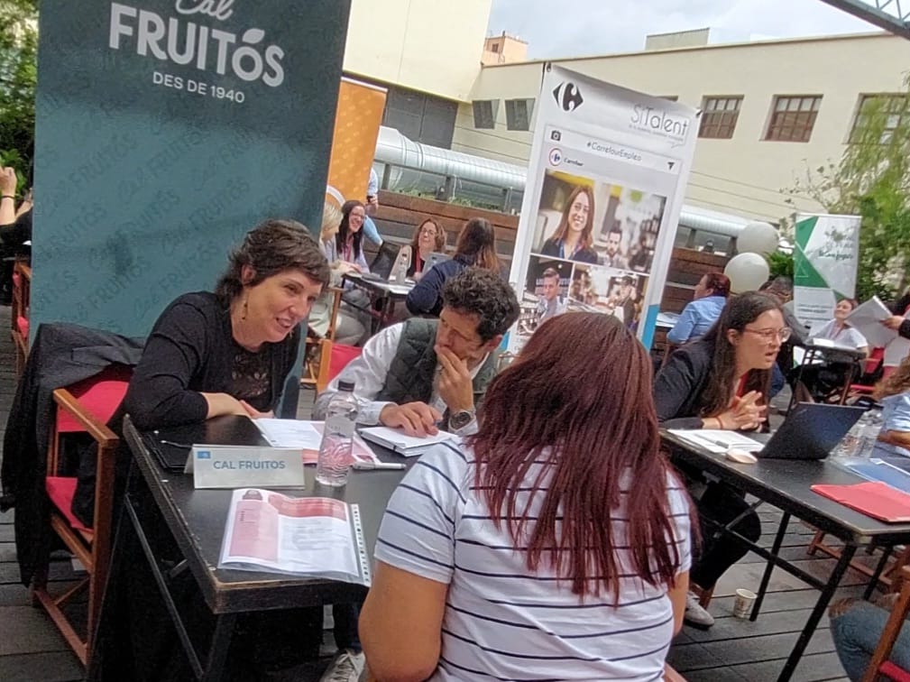 Cerca de 400 candidatos y 70 empresas se encuentran para favorecer la inserción laboral