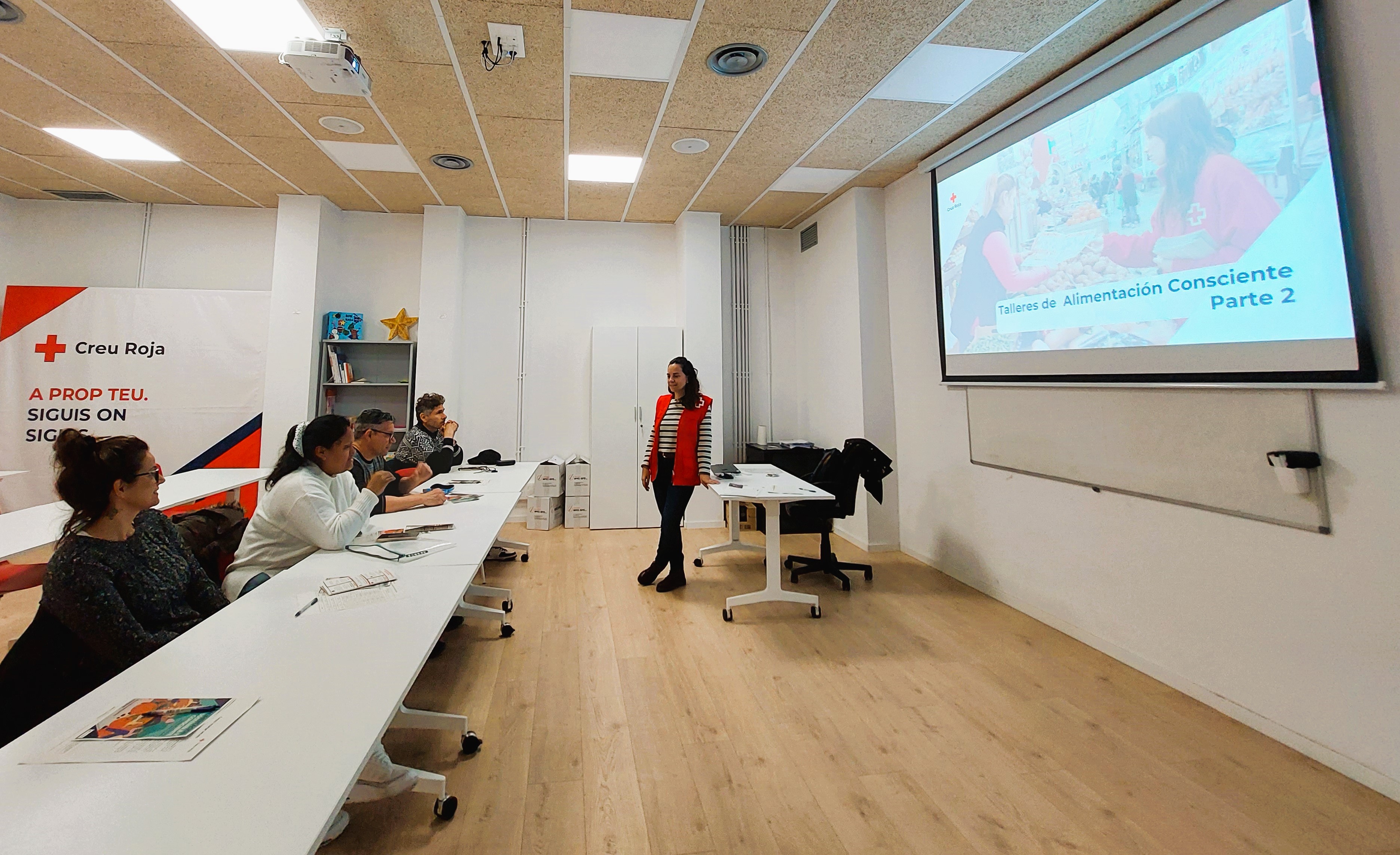 Més de 5.400 persones participen en un projecte de la Creu Roja que connecta alimentació saludable, benestar emocional i sostenibilitat