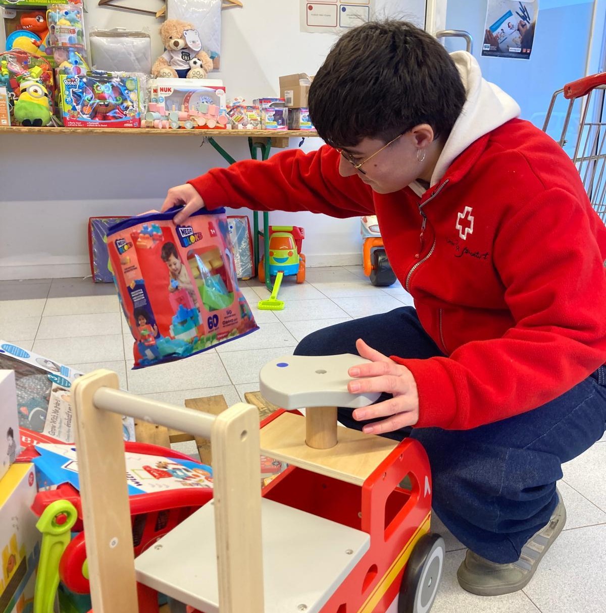 Cruz Roja Joventut reparte más de 52.000 juguetes entre 17.623 niños de Catalunya