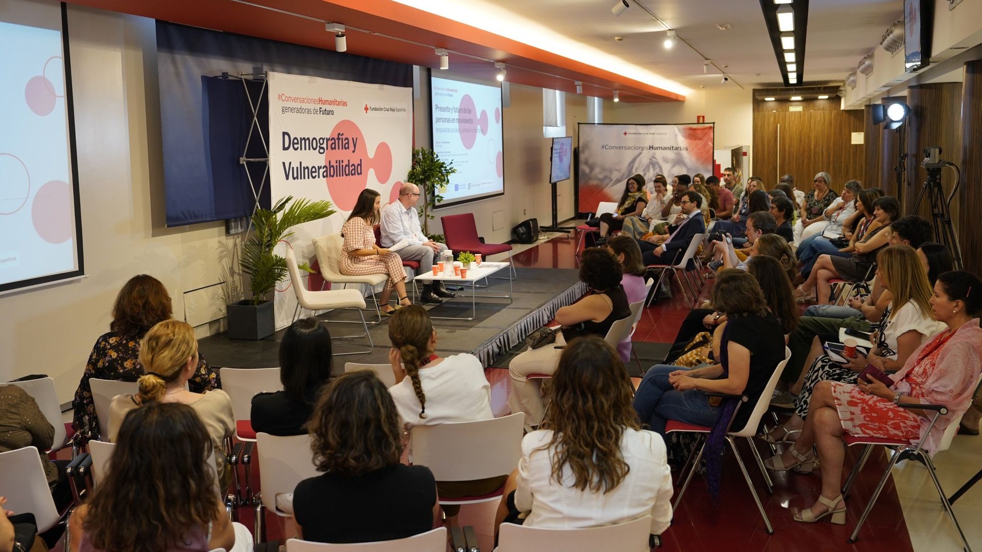Presente y futuro de las personas en movimiento: respuestas sociales, cohesión y confianza