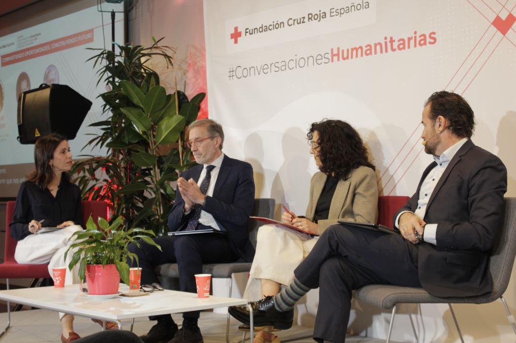 Compartiendo Oportunidades, Construyendo Futuro: el desarrollo humano en la era digital