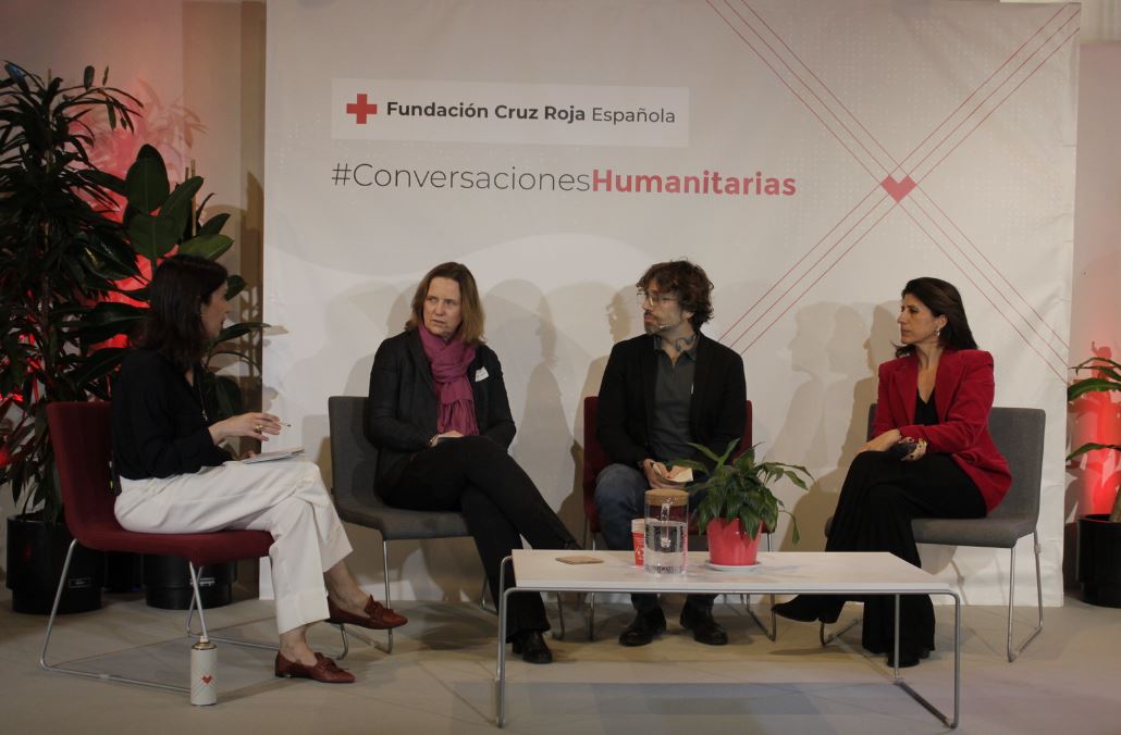 Cruzando las líneas rojas: Tecnología y vulnerabilidad en las Conversaciones Humanitarias de Fundación Cruz Roja Española