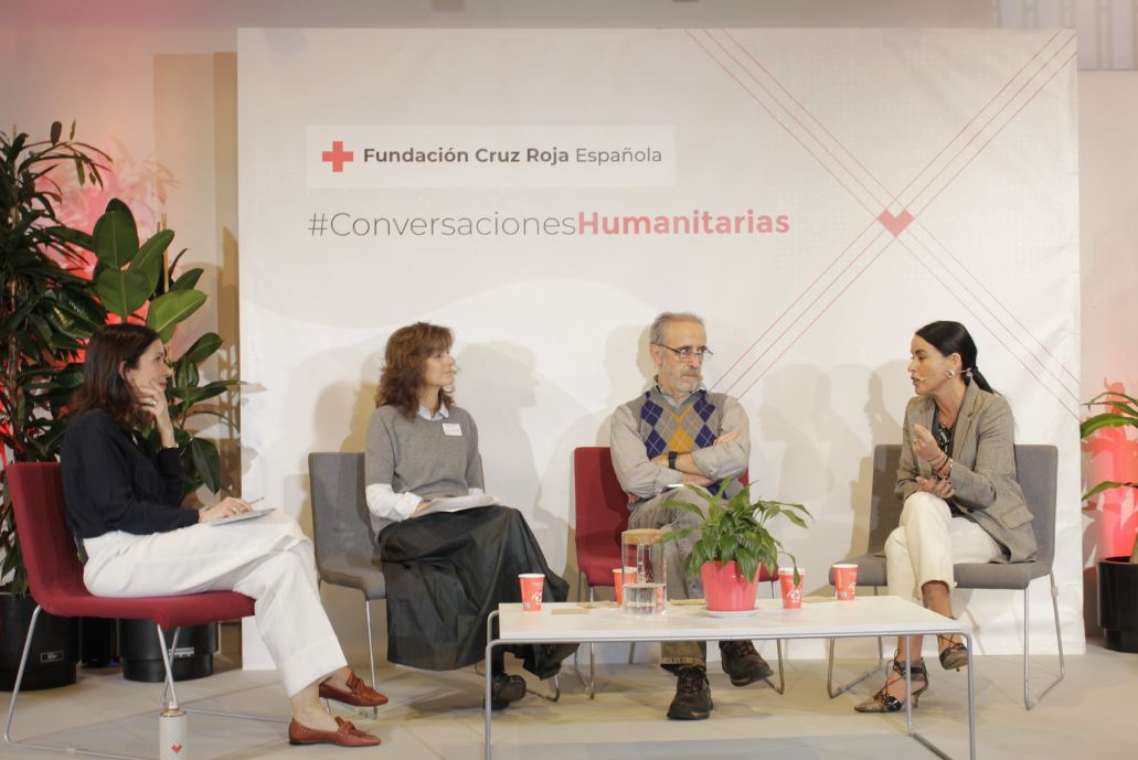 Cruzando las líneas rojas: Tecnología y vulnerabilidad en las Conversaciones Humanitarias de Fundación Cruz Roja Española