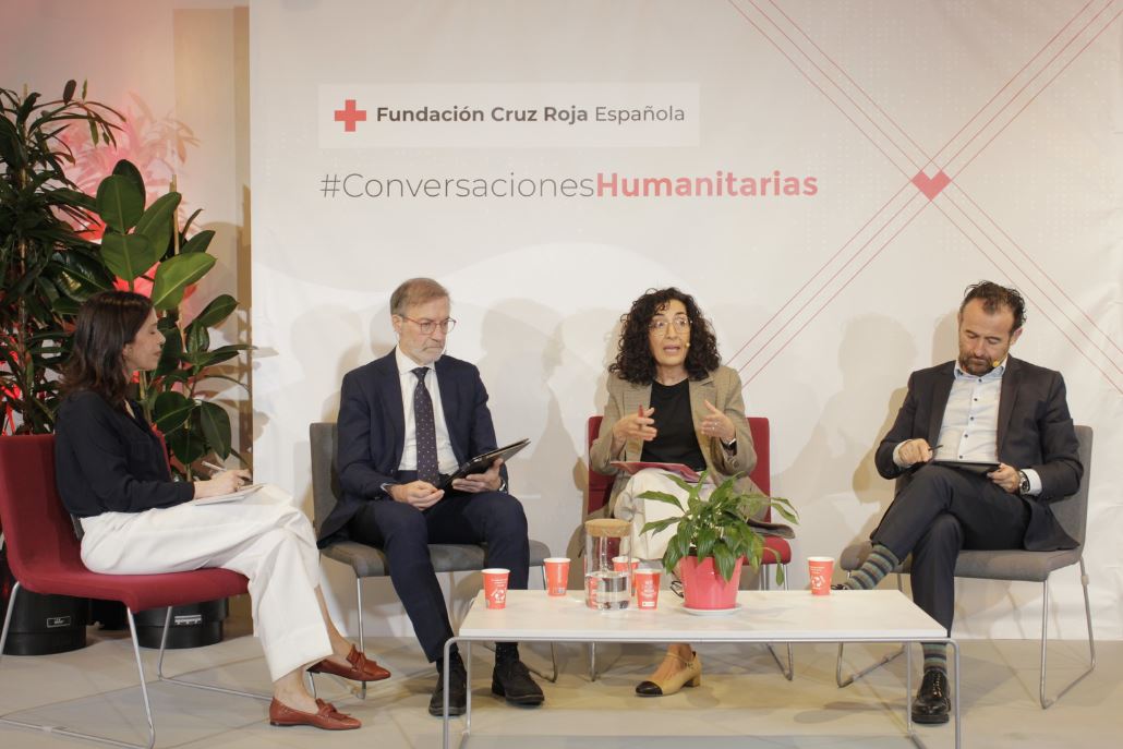Cruzando las líneas rojas: Tecnología y vulnerabilidad en las Conversaciones Humanitarias de Fundación Cruz Roja Española