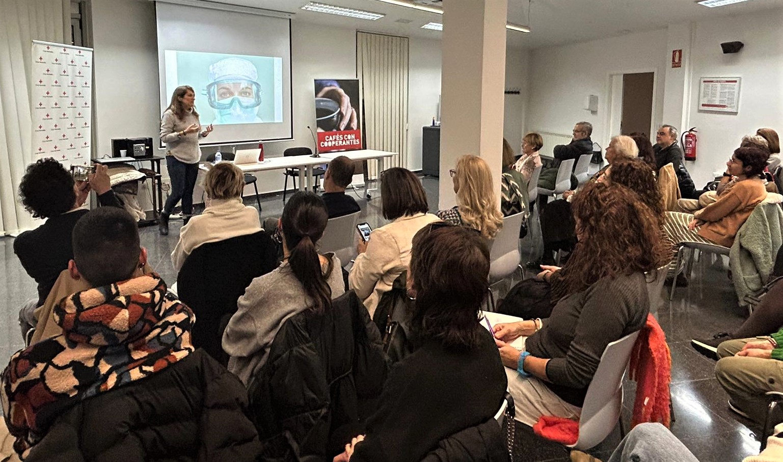 “Cafés con cooperantes” contou con sete expertos que achegaron o mundo da cooperación internacional á poboación galega