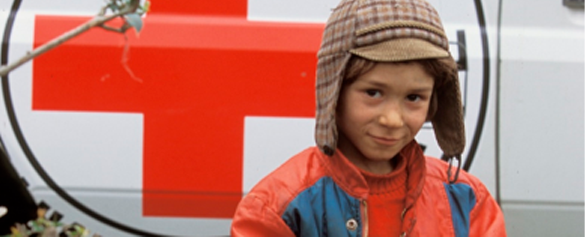 Clarke., Fred. Georgia, 2002. Sujumi. Joven en la zona de la línea del frente a lo largo del río © CICR