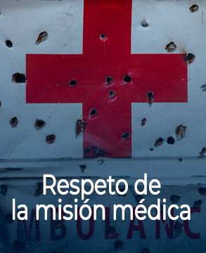 Griberg, Isaac. Réplica de una ambulancia dañada por una bomba en el marco del proyecto Health Care in Danger. © CICR