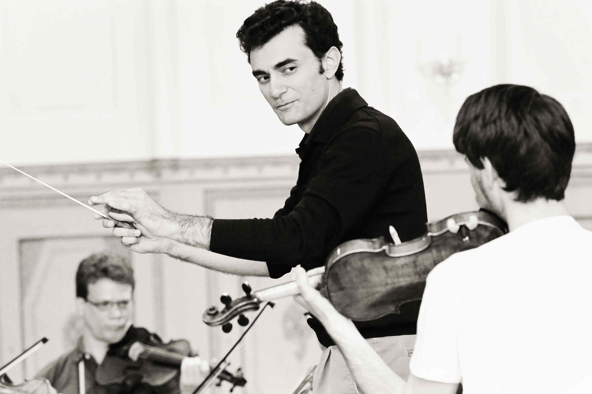 Director de orquesta, escritor y conferenciante