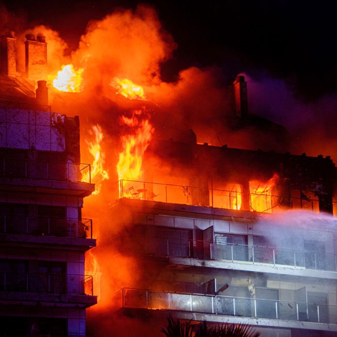 La coordinada respuesta en el incendio de Campanar en València