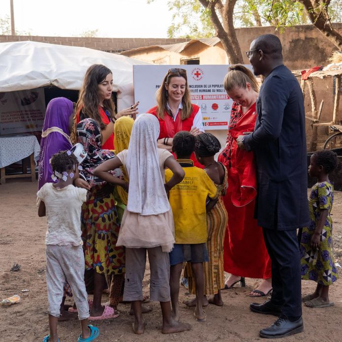 Día Mundial del Cooperante: Humanidad sin fronteras