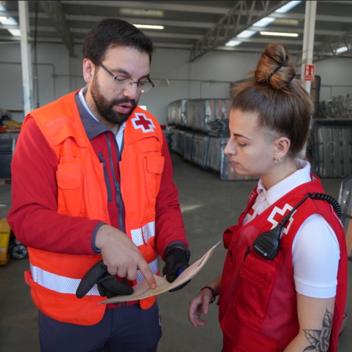 Cruz Roja supera las 1.000 asistencias por semana a las víctimas de la DANA