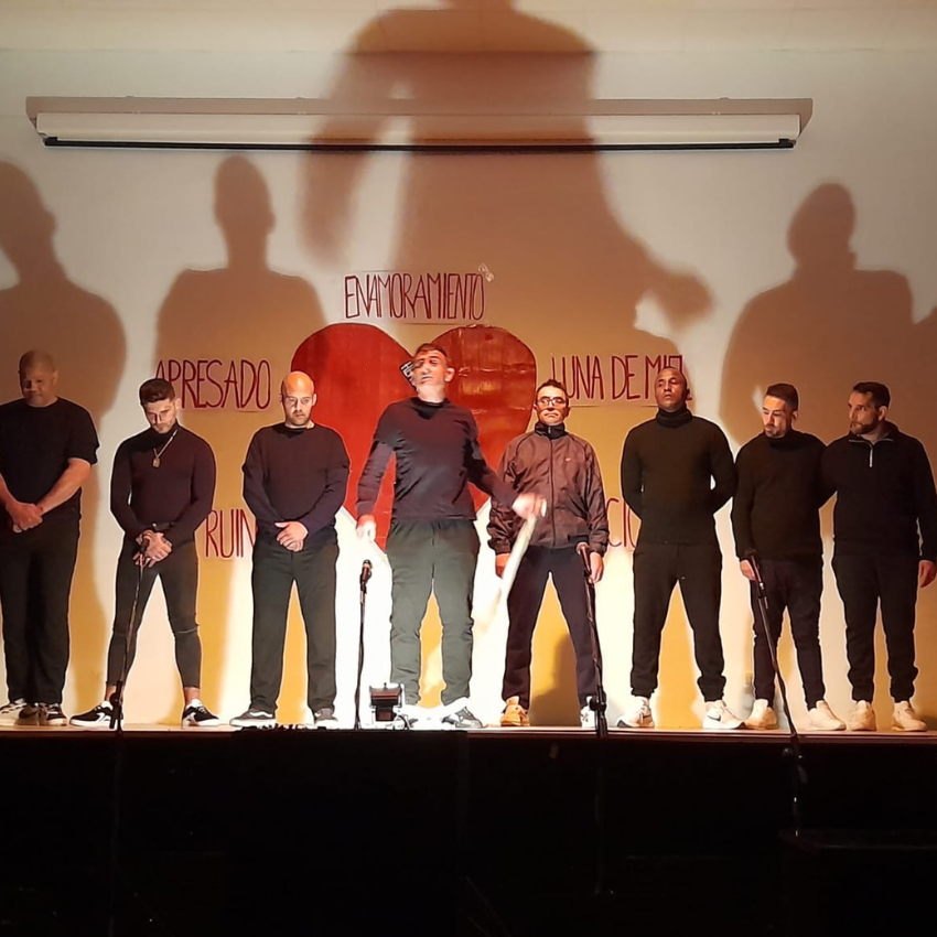 Addictus, la obra de teatro interpretada por un grupo de reclusos desde prisión