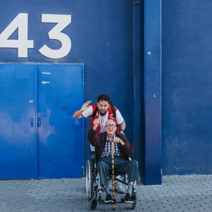 Volver al estadio, el sueño de Arturo que Cruz Roja ha ayudado a cumplir
