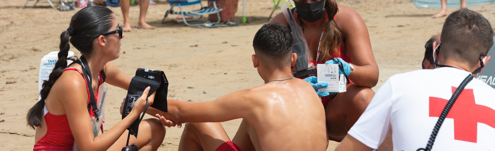 Más de 39.100 personas atendidas en playas por Cruz Roja este verano