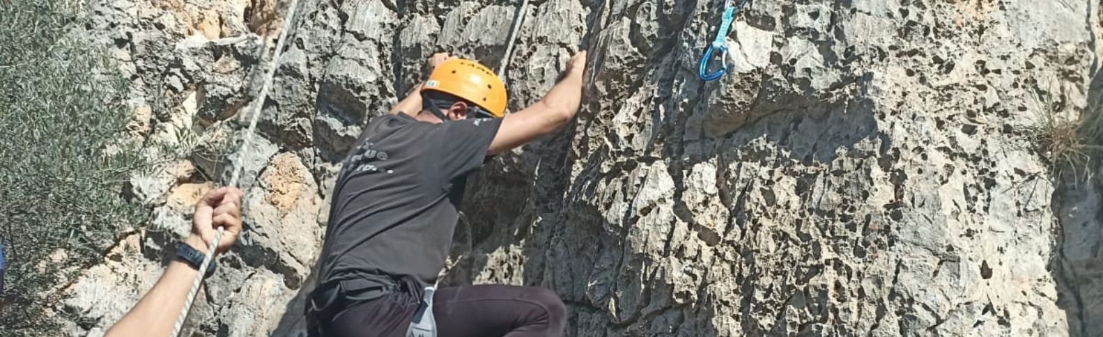 Escalada terapéutica, alcanzando la cima con valores