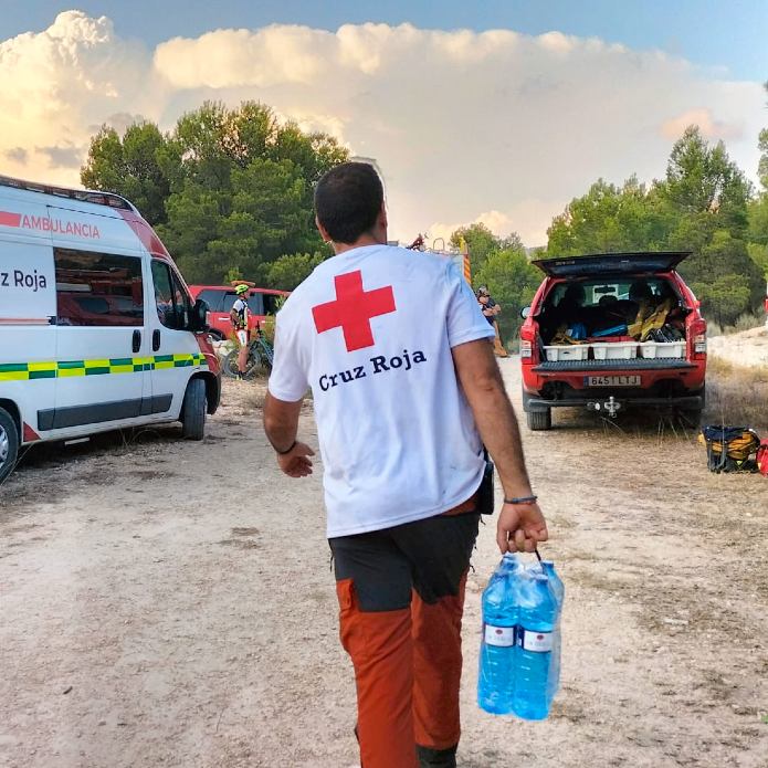 Gurutze Gorriak dagoeneko 11.500 pertsona baino gehiago artatu ditu uda honetako baso-suteetan