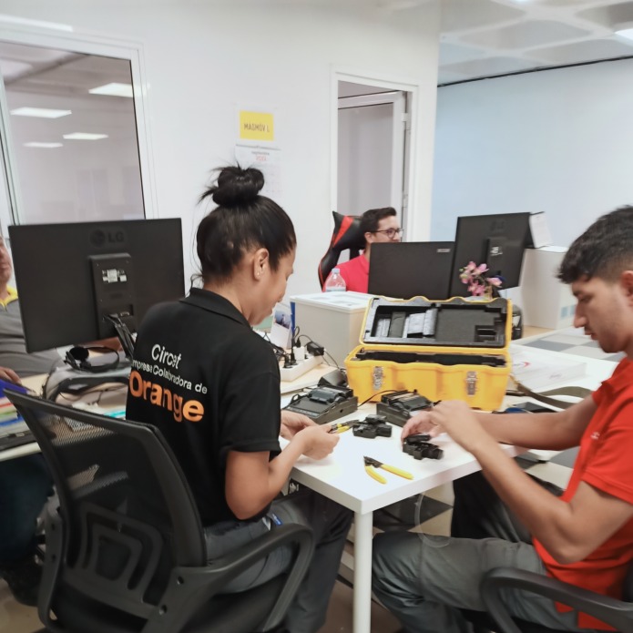 Zuntz optikoaren instalazioan lan egiteko aukera