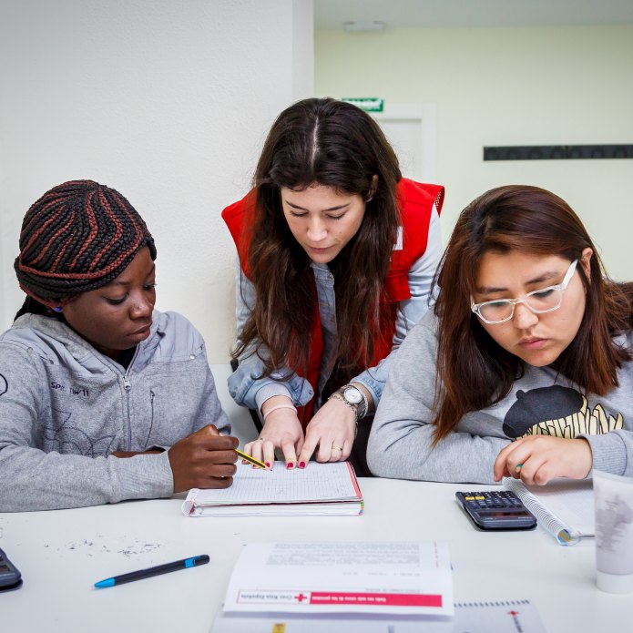 Ateetara deitzea eta aukerak bilatzea