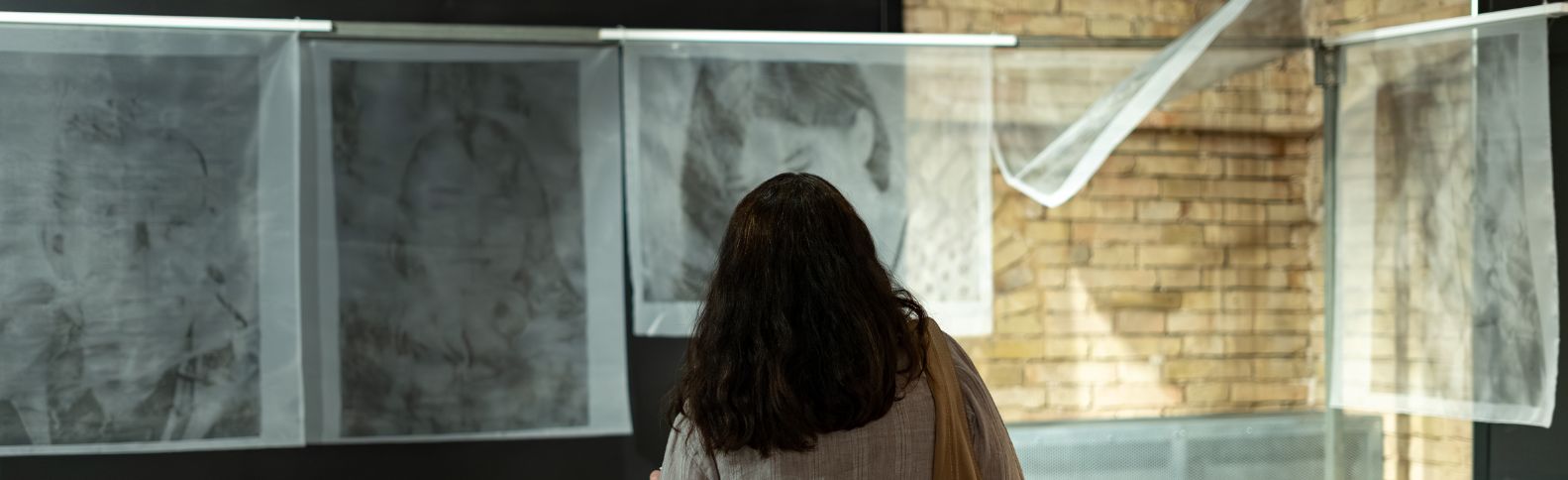 ‘¿Cómo te llamas?’, una exposición que pone nombre y rostro al sinhogarismo