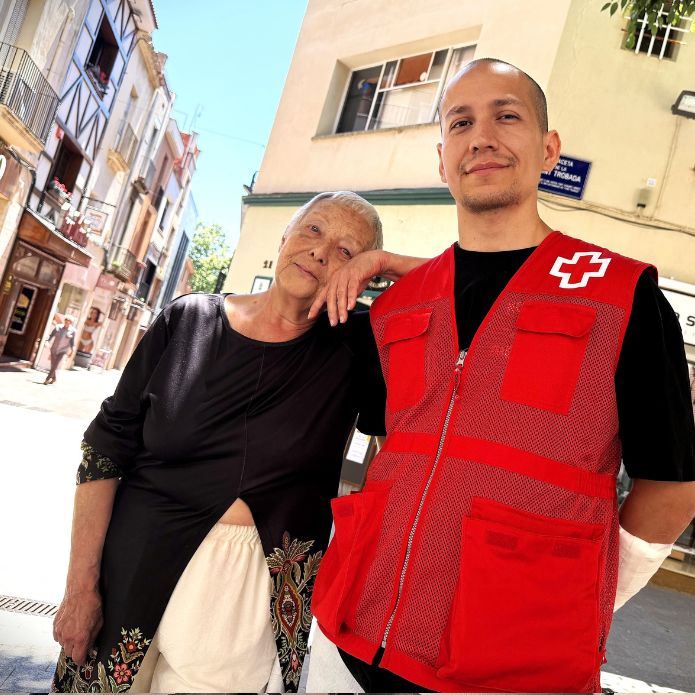 Nuevo impulso al voluntariado intergeneracional que conecta a jóvenes y personas mayores
