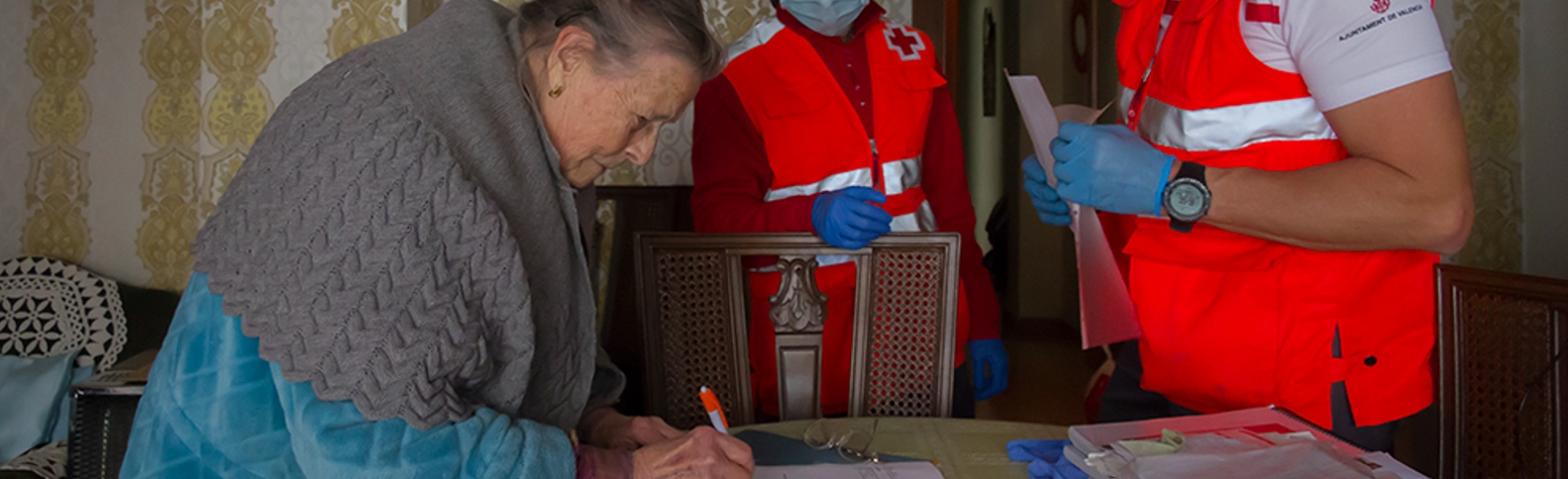 Un 88% de familias atendidas por Cruz Roja no entiende la factura eléctrica