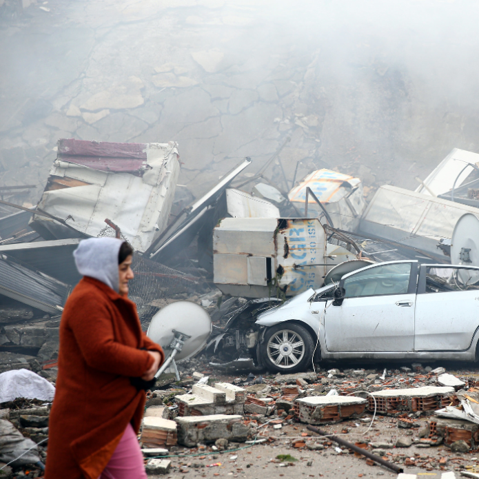 La Cruz Roja internacional lanza llamamientos de emergencia por valor de 200 millones para responder al mortal terremoto en Turquía y Siria