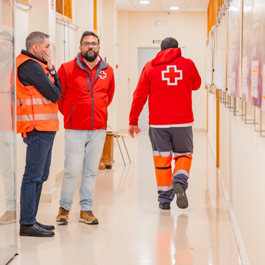 Cruz Roja atiende a más de 900 personas tras el accidente ferroviario de Adamuz