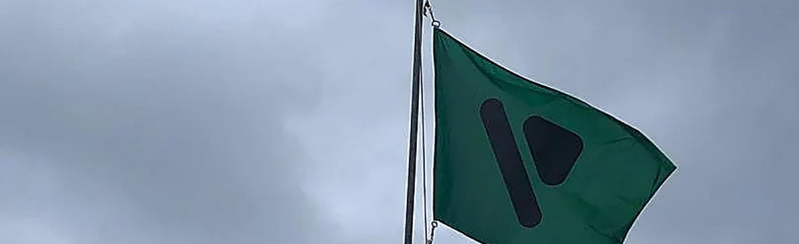 Cantabria incorpora pictogramas en las banderas de sus playas para personas con daltonismo