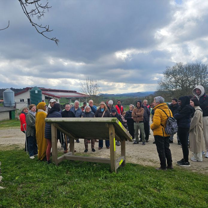 Visita a un caserío de Álava para aprender a hacer leche sostenible