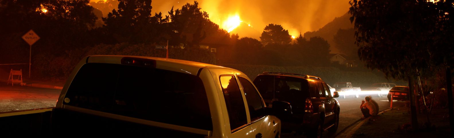 ¿Qué hago si me encuentro con un incendio forestal mientras viajo en coche?