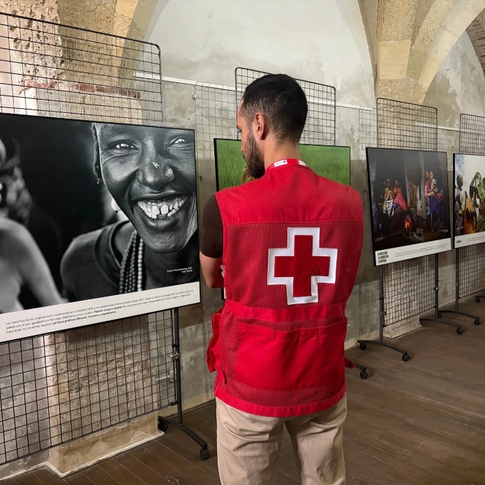 Una exposición que muestra la fortaleza de las mujeres ante las desigualdades