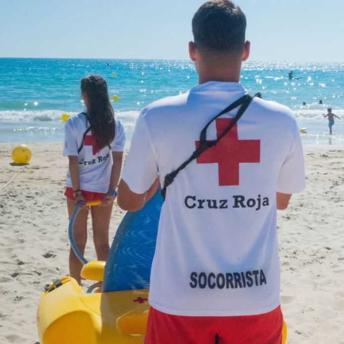 Cruz Roja incrementa un 30% su servicio de baño adaptado en playas