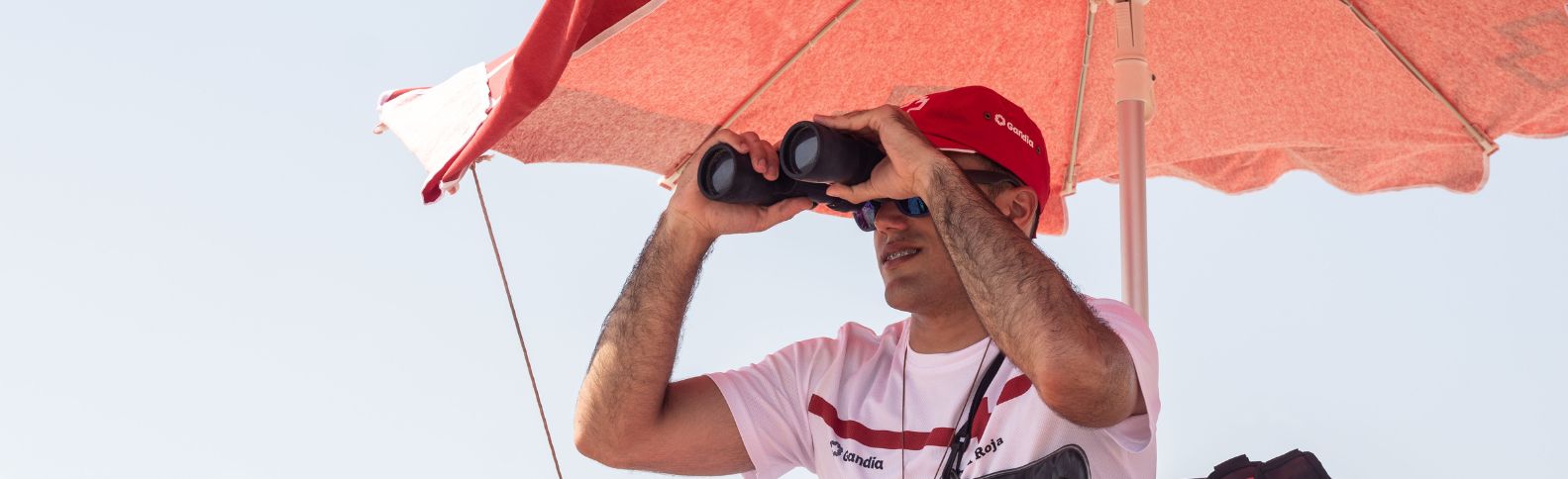 Cruz Roja reduce un 18% los rescates en playas este verano