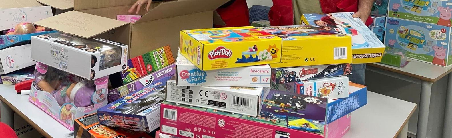 Qué regalar a partir de los 14 años: ideas útiles y educativas que le encantarán