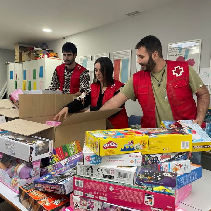 Qué regalar a partir de los 14 años: ideas útiles y educativas que le encantarán