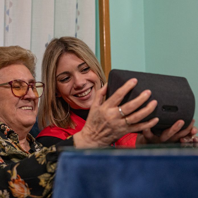 Proyectos de innovación para reducir la soledad no deseada y la brecha digital