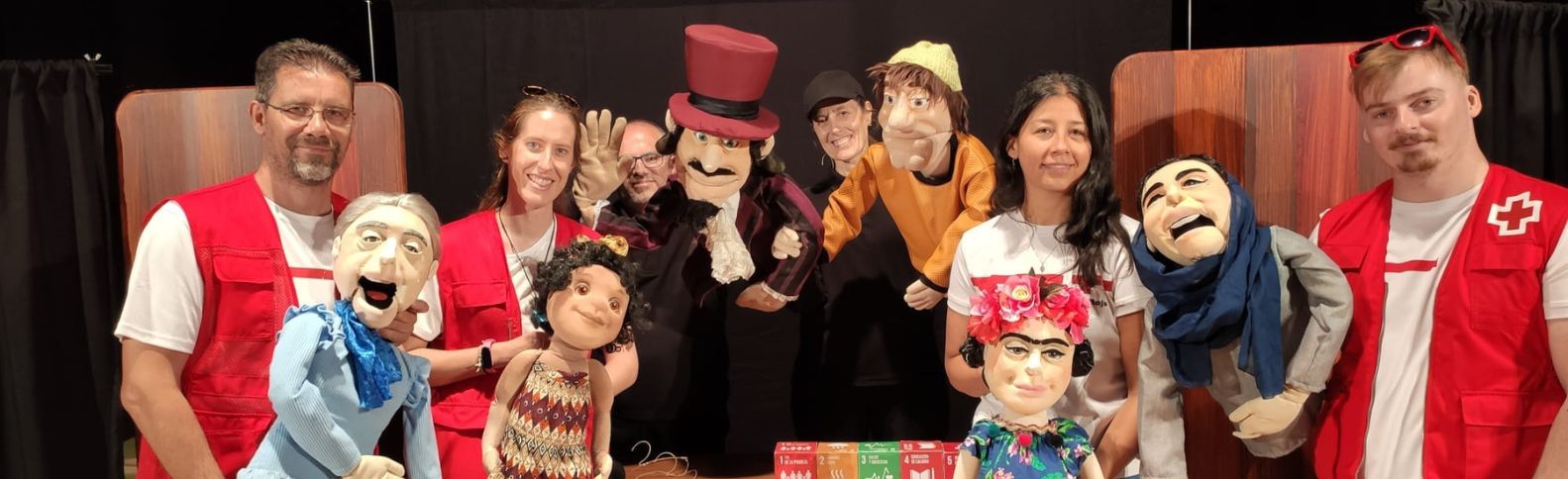 Referentes femeninos en forma de títeres