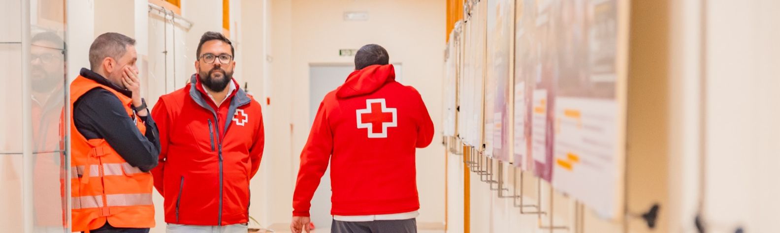 Cruz Roja atiende a más de 900 personas tras el accidente ferroviario de Adamuz