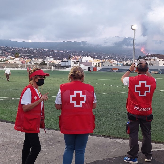 Cruz Roja activa sus Equipos de Respuesta Inmediata en Emergencias y a todo su voluntariado en La Palma