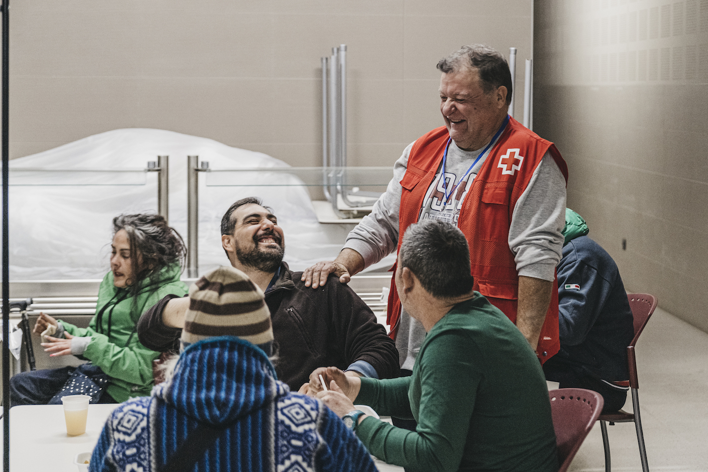 Una noche en el Centro de Emergencias Sociales de València para personas sin hogar