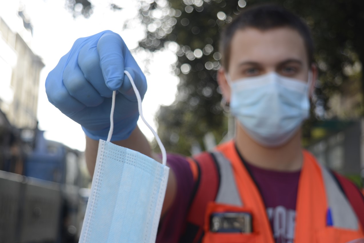 Jóvenes, familias monoparentales maternas, inmigrantes, personas sin hogar o autónomas: cambia el perfil atendido por Cruz Roja RESPONDE durante el segundo año de pandemia