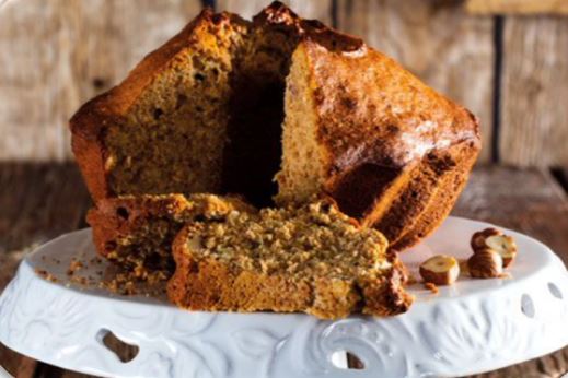 Bizcocho integral de aceite de oliva con avellanas