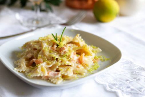 Pasta Farfalle con Salmón