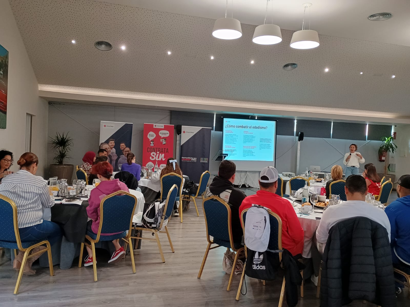 Más de 400 participantes del plan de empleo de Cruz Roja se convierten en activistas de la lucha contra el edadismo