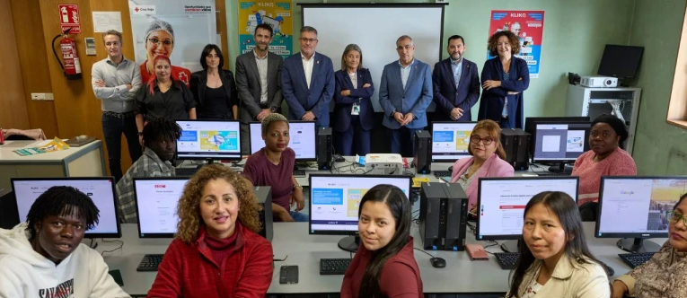 Cruz Roja y Gobierno de Navarra refuerzan su compromiso frente a la brecha digital