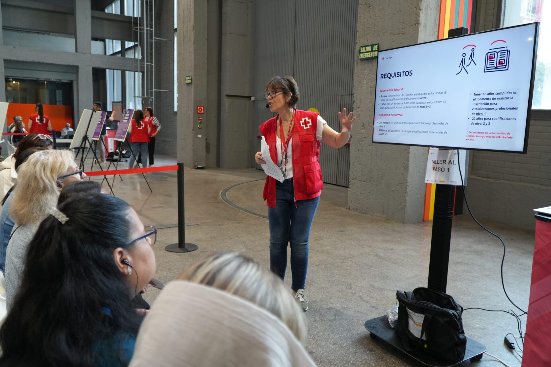 IX Feria de Empleo de Cruz Roja Madrid: Más de 1.000 personas se conectan con 70 empresas en La Nave de Villaverde