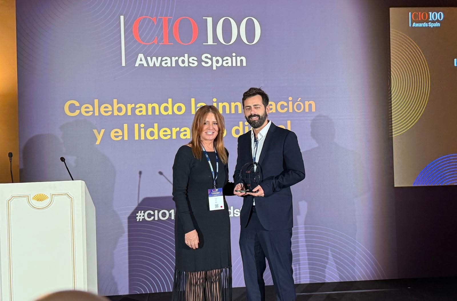 Cruz Roja recibe el Premio CIO 100 por su herramienta de IA que simula entrevistas laborales