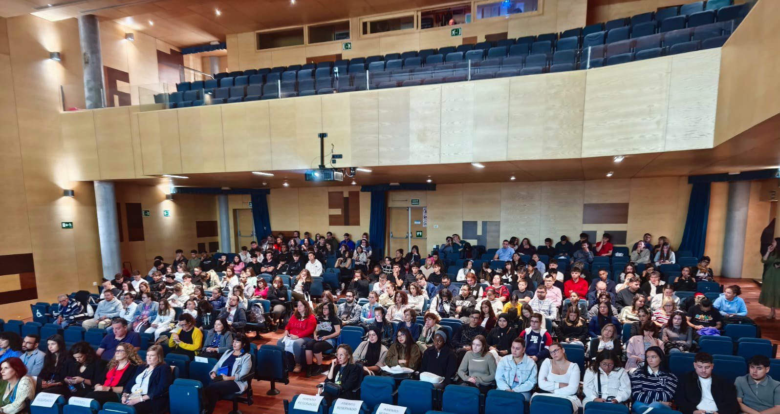 Casi 180 jóvenes se conectan con empresas, referentes y oportunidades en la I Jornada de Empleo Joven de Cruz Roja Leganés